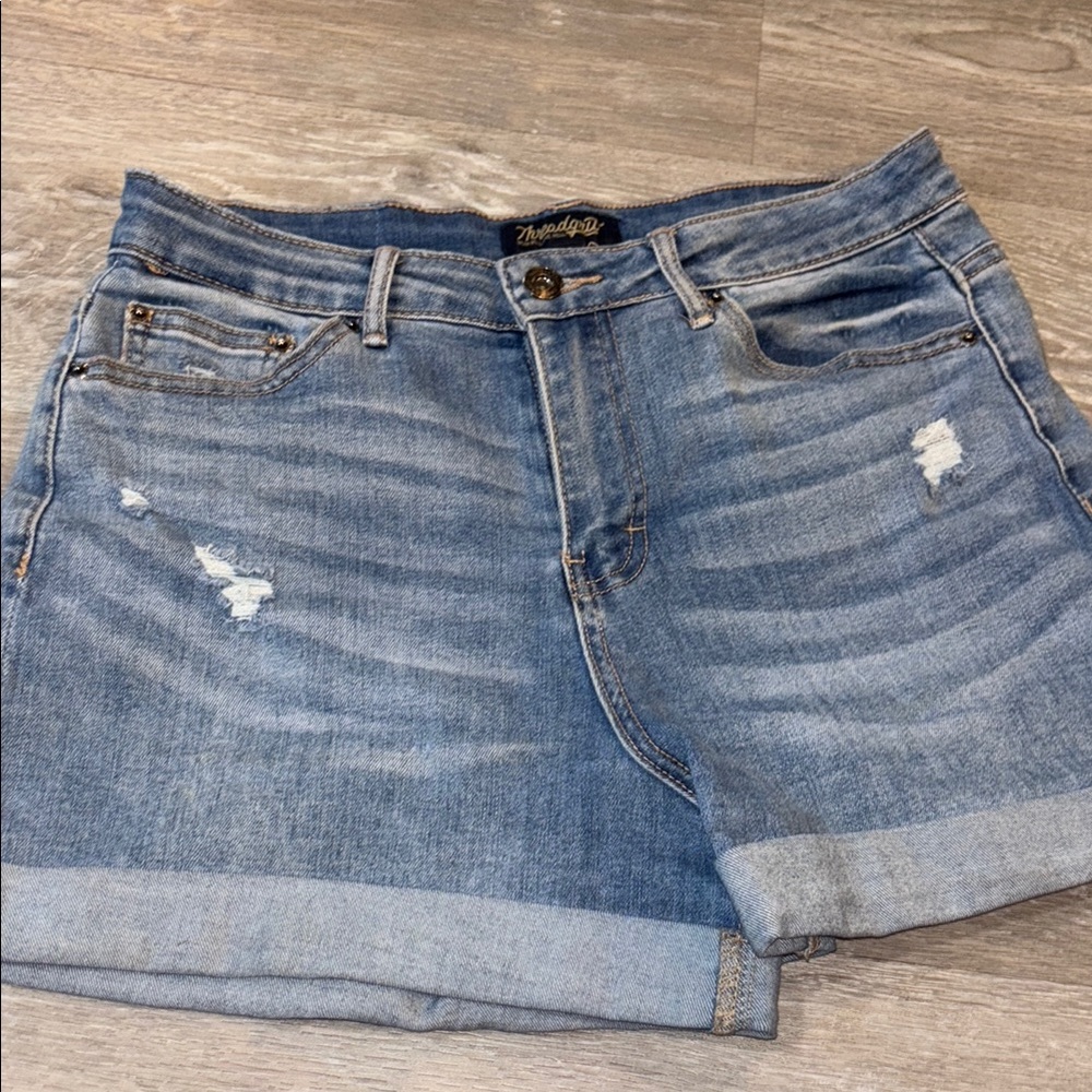 Threadgrit Light Blue Denim Shorts